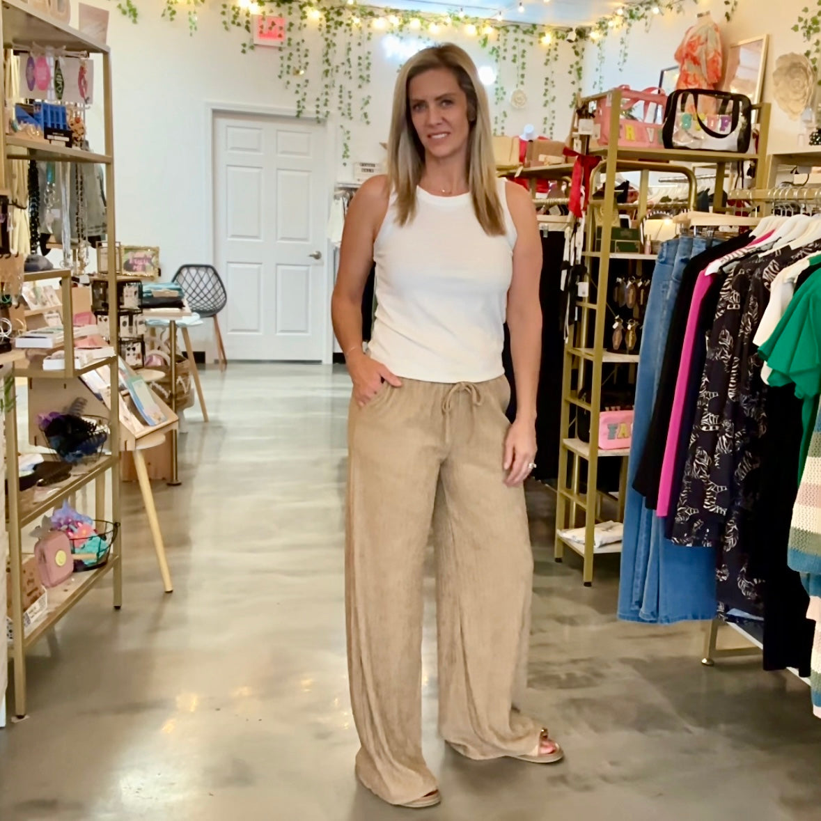 Crinkle Knit Drawstring Pants (Khaki)