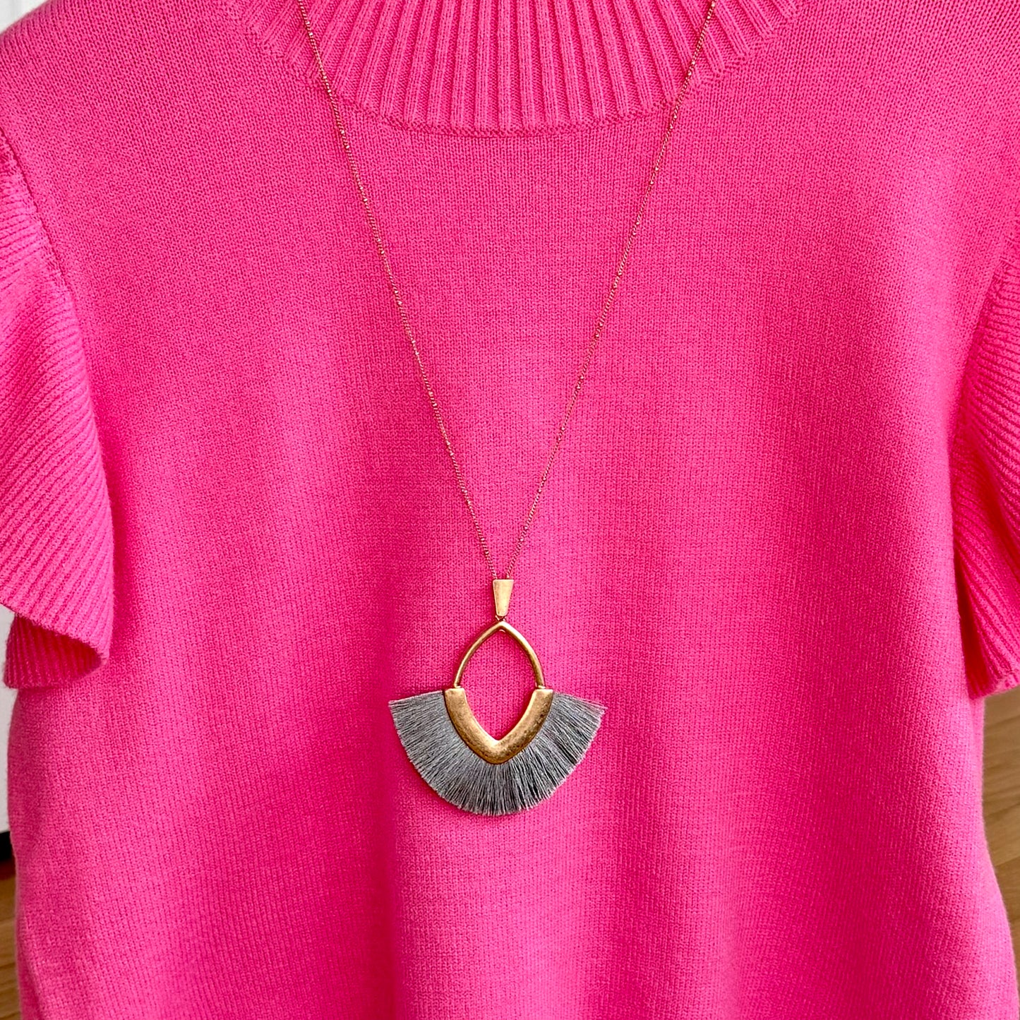 Cheap Frills Necklace (Grey)