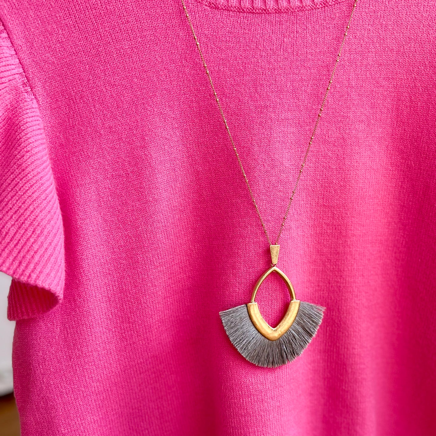 Cheap Frills Necklace (Grey)