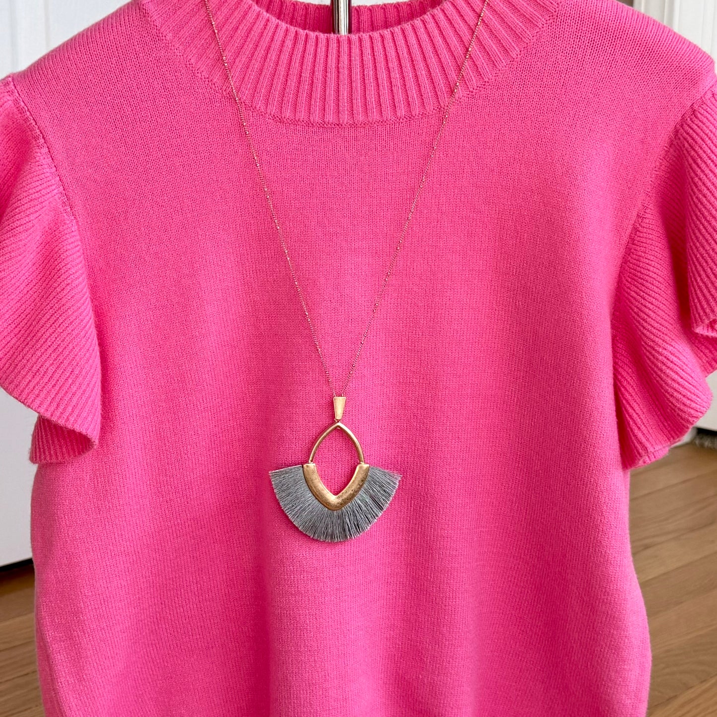 Cheap Frills Necklace (Grey)